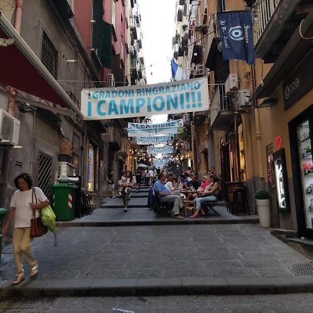 Apartmán O'Tuocc A Chiaia Neapol Exteriér fotografie