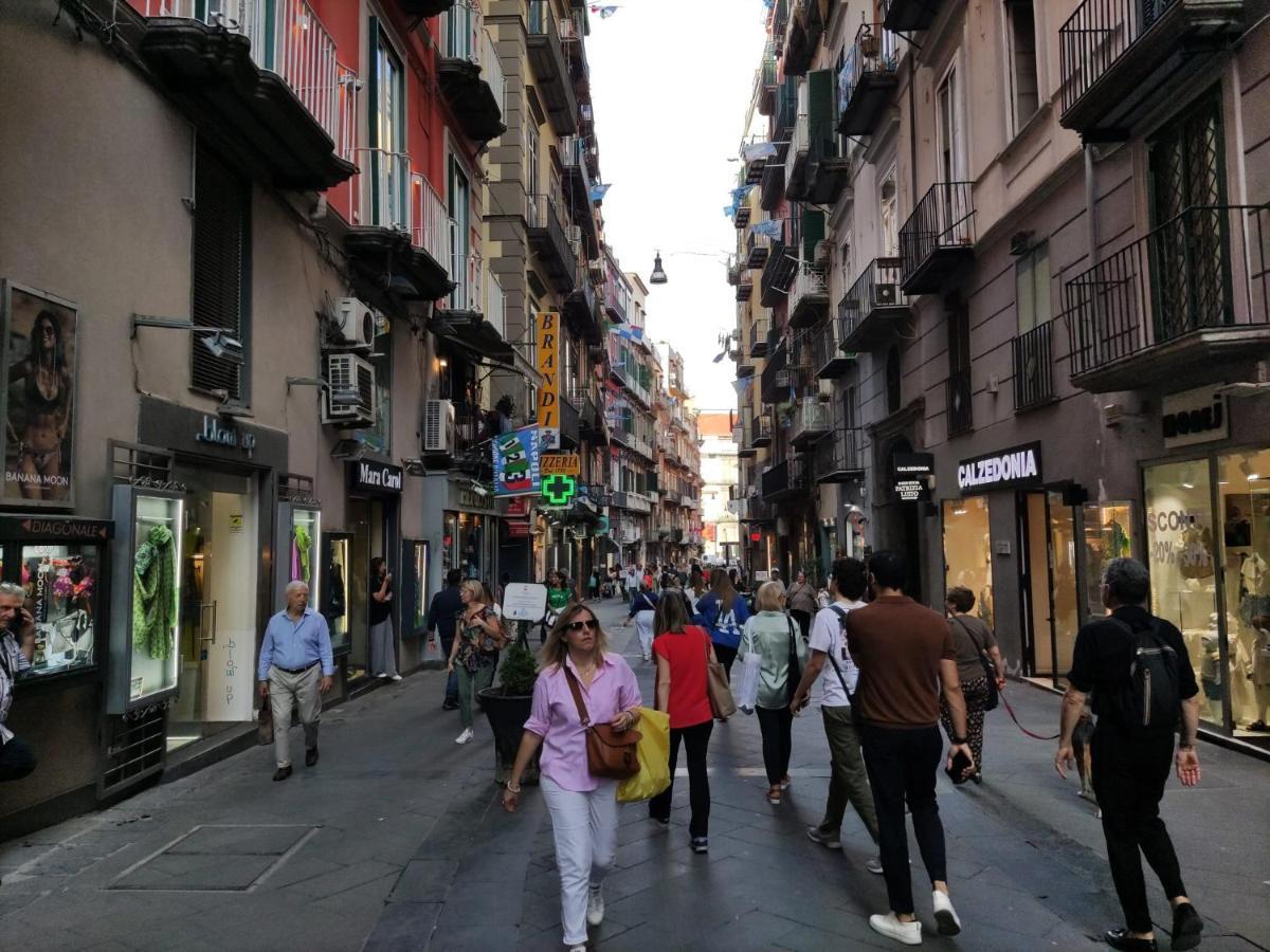 Apartmán O'Tuocc A Chiaia Neapol Exteriér fotografie
