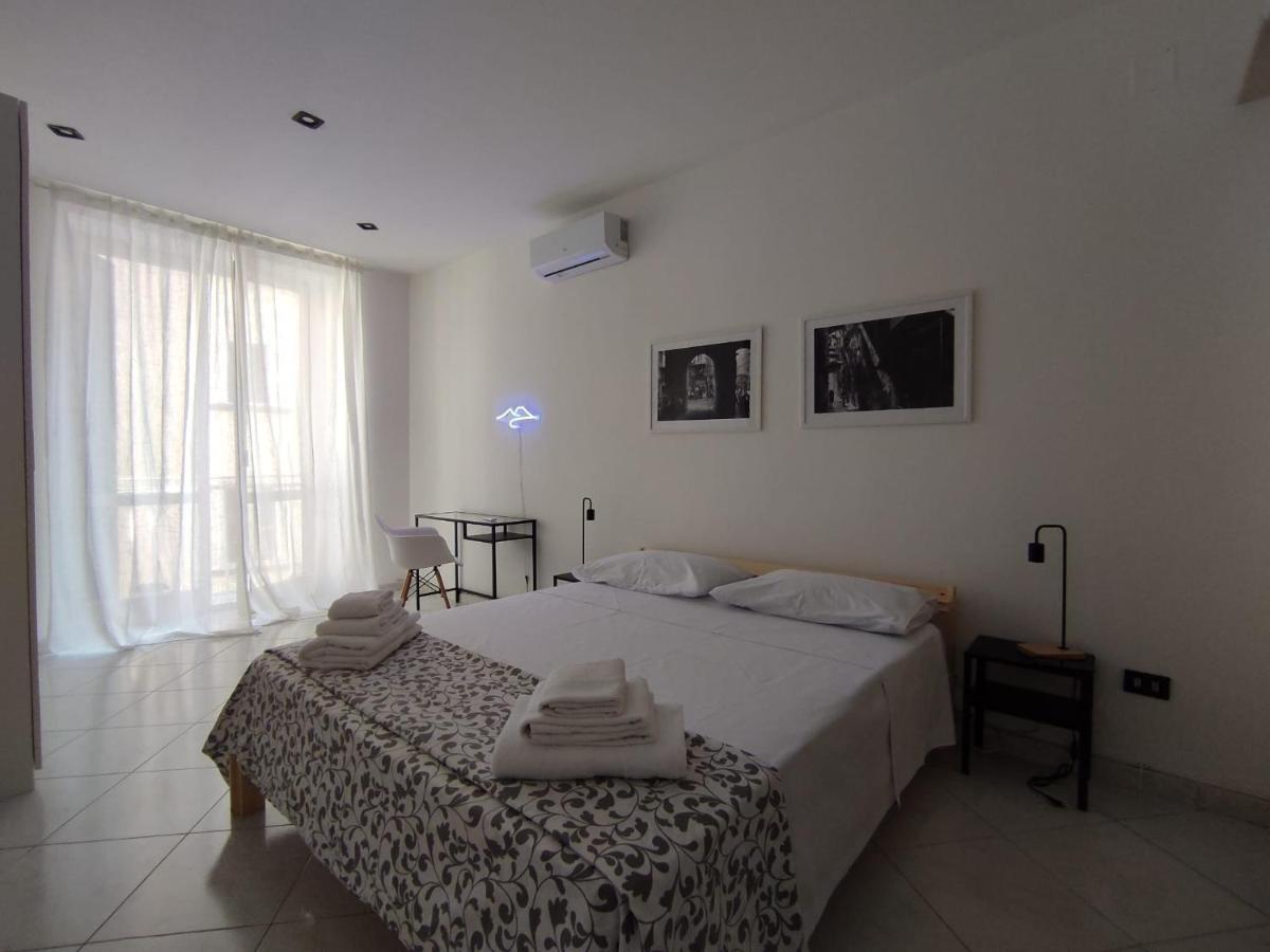 Apartmán O'Tuocc A Chiaia Neapol Exteriér fotografie